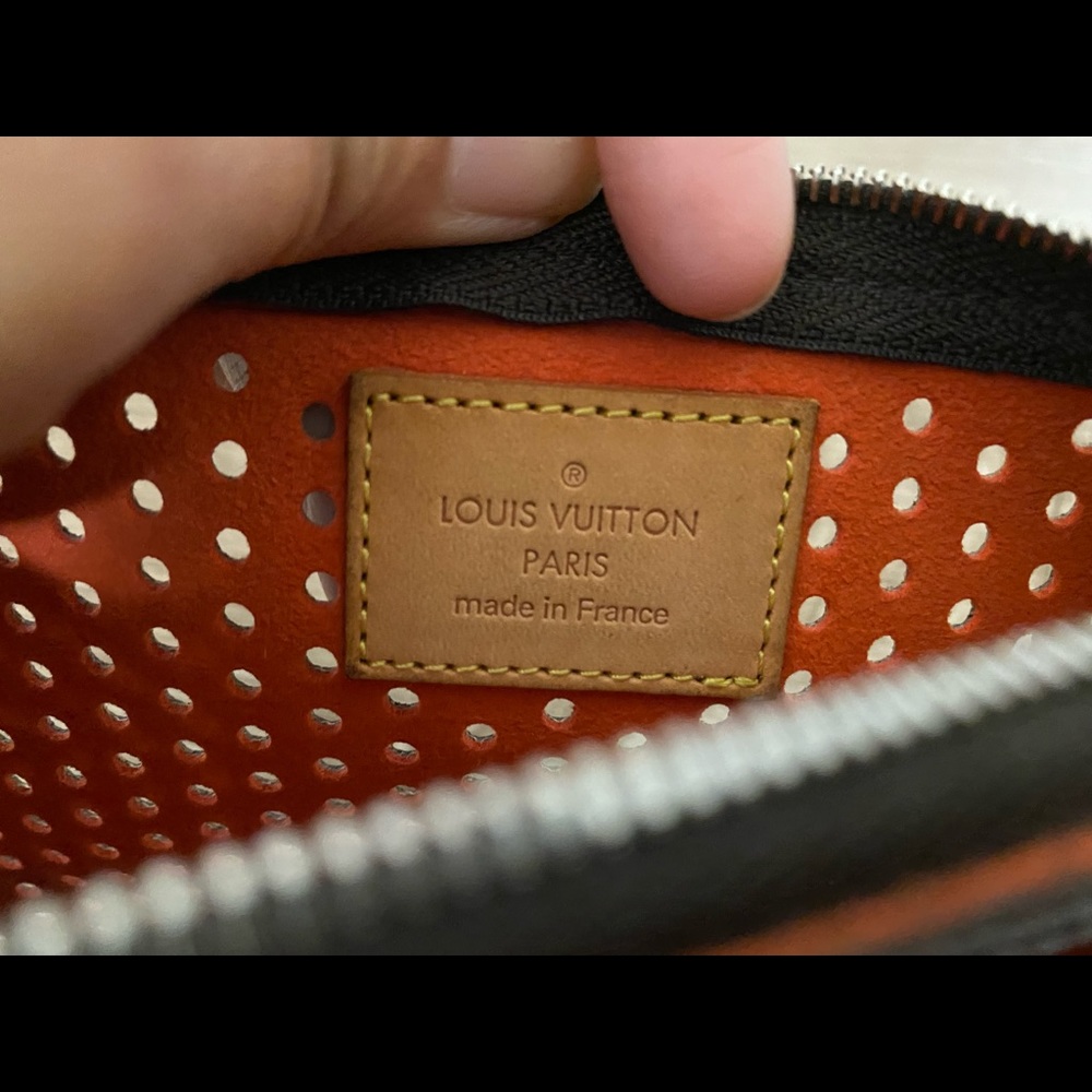 Perforated Pochette Plat - Picture 11 of 13
